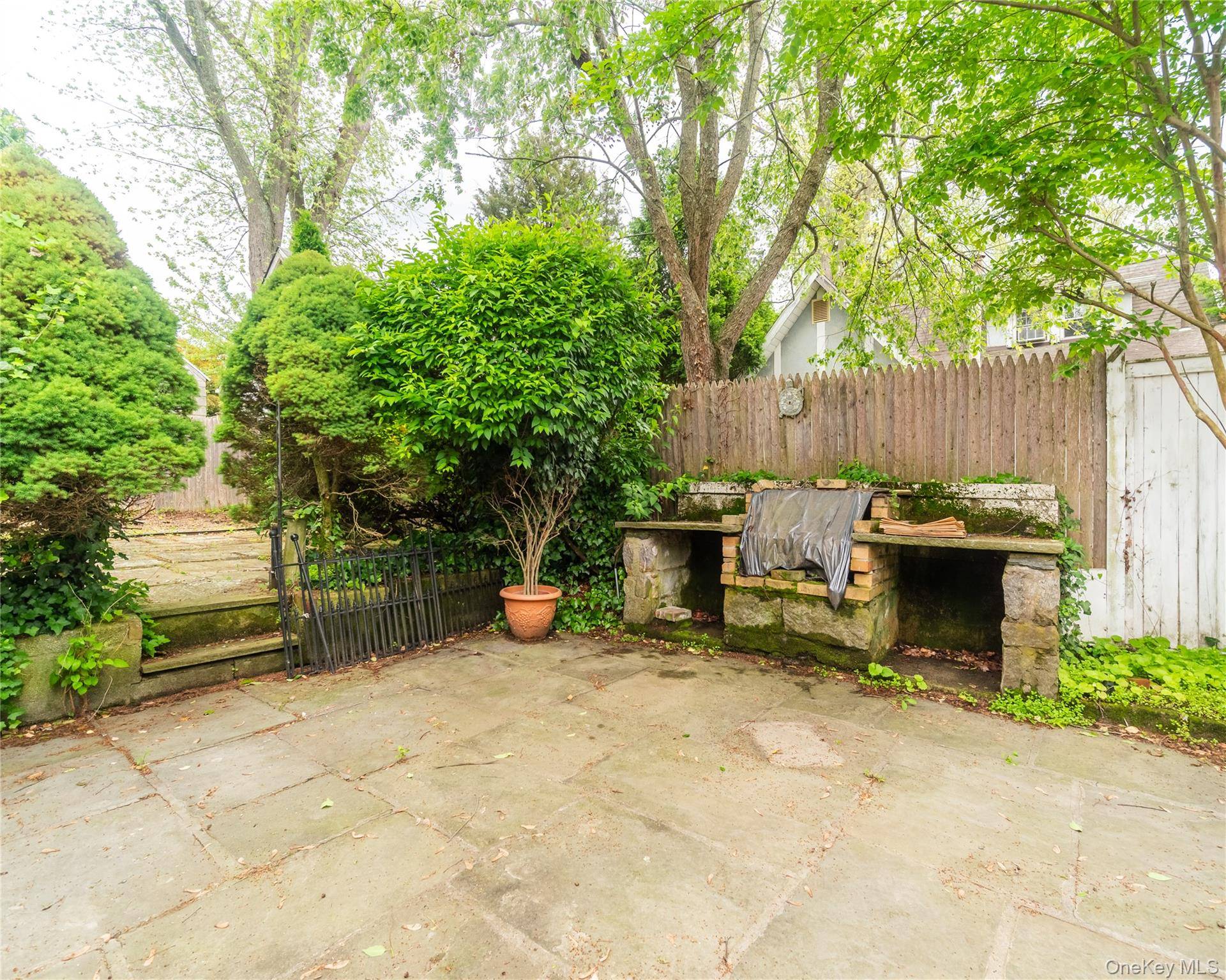 Rye, NY 10580,4 Orchard Drive