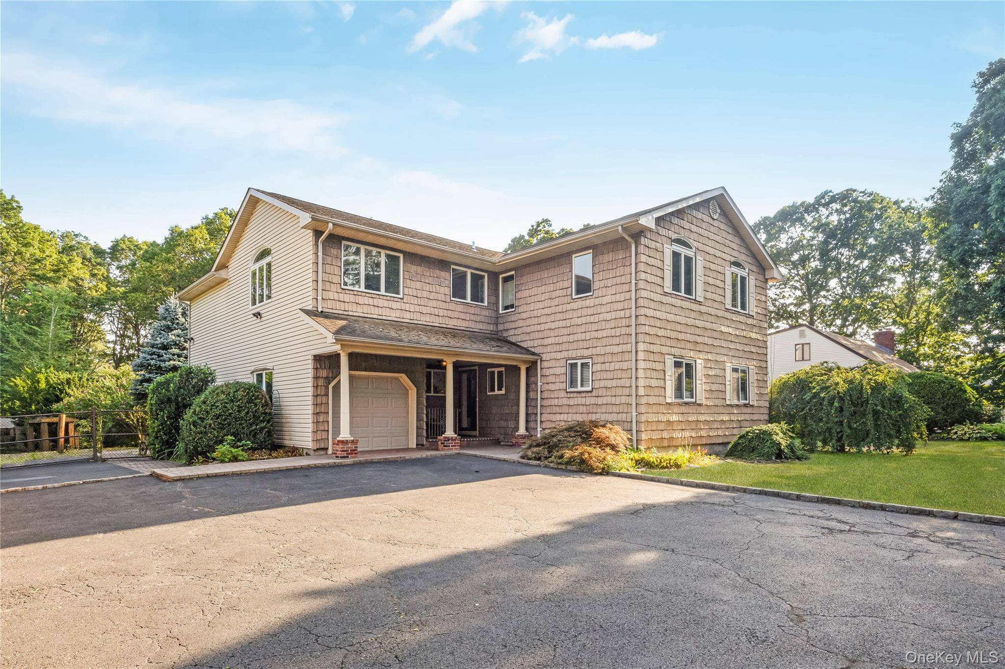 Islip, NY 11751,1340 Spur DR