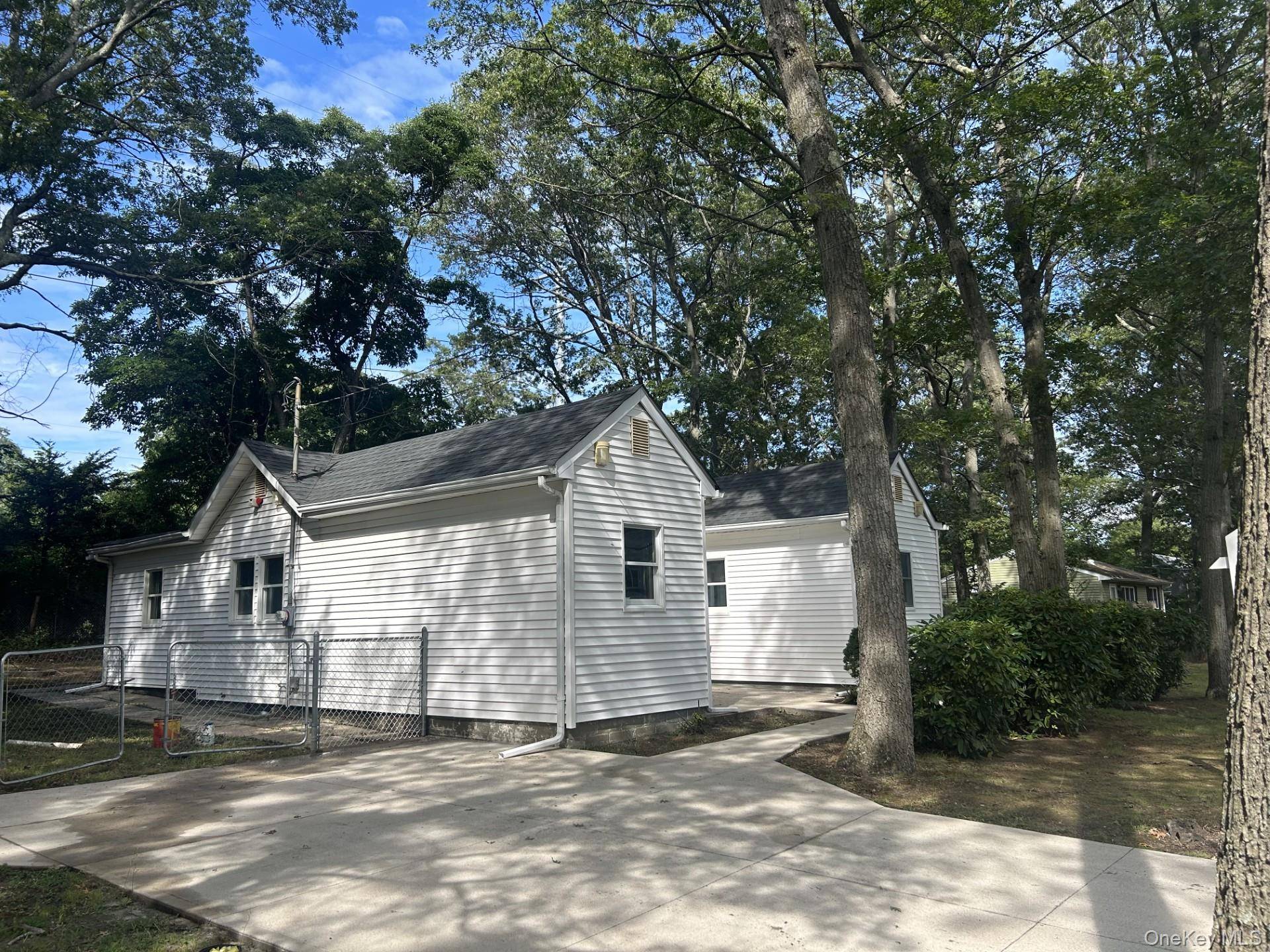 Rocky Point, NY 11778,277 Prince RD