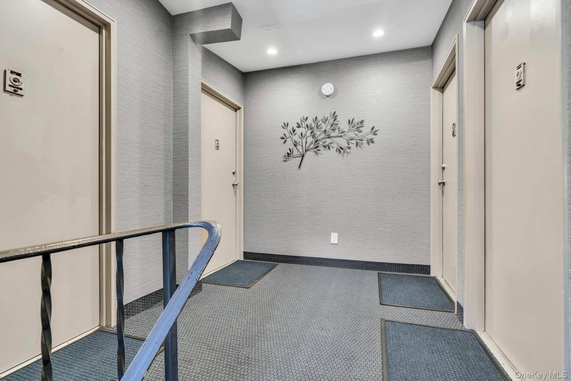 Oyster Bay, NY 11771,200 Lexington AVE #12H