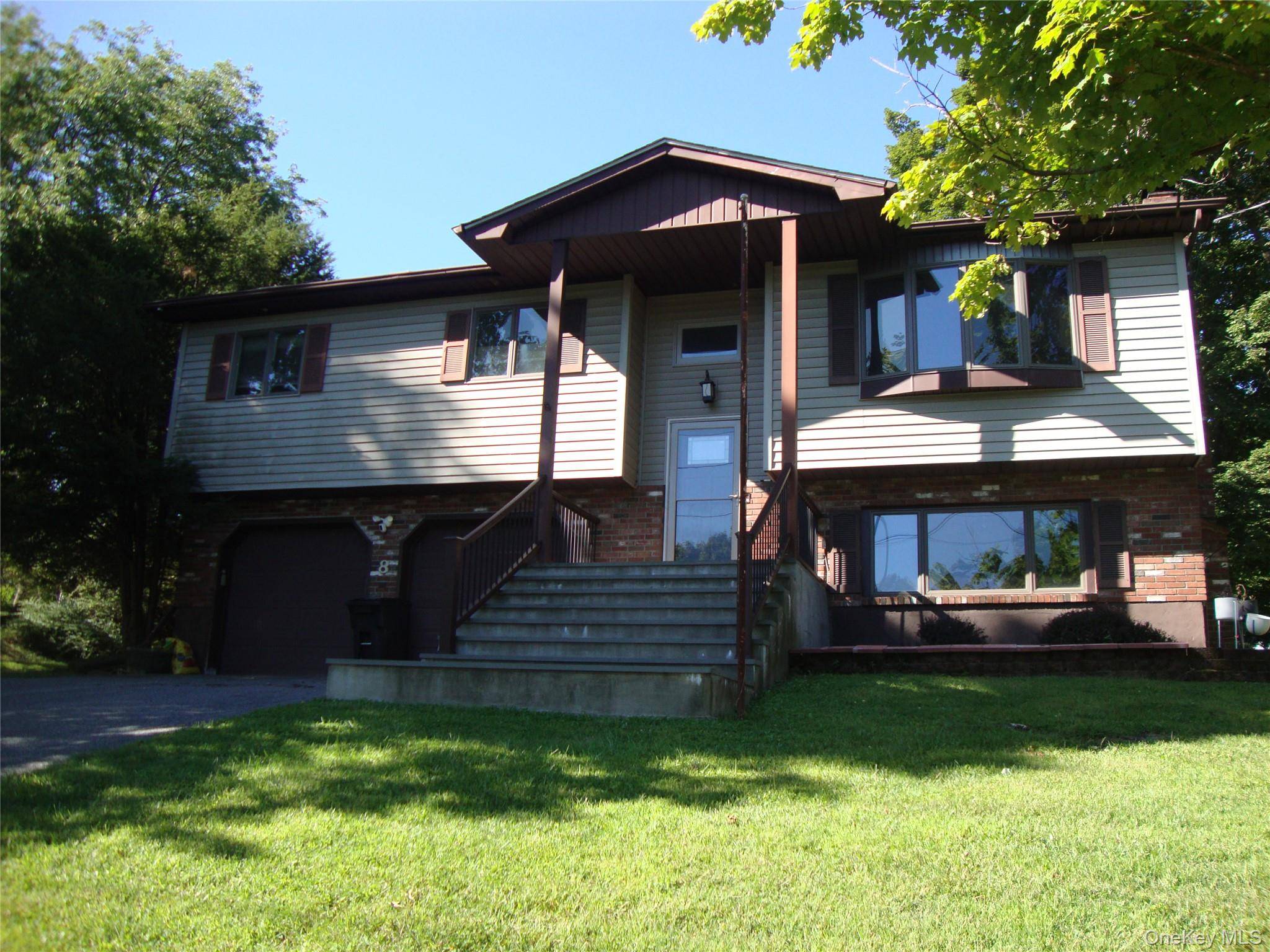 Monroe, NY 10950,8 O'Sullivan LN