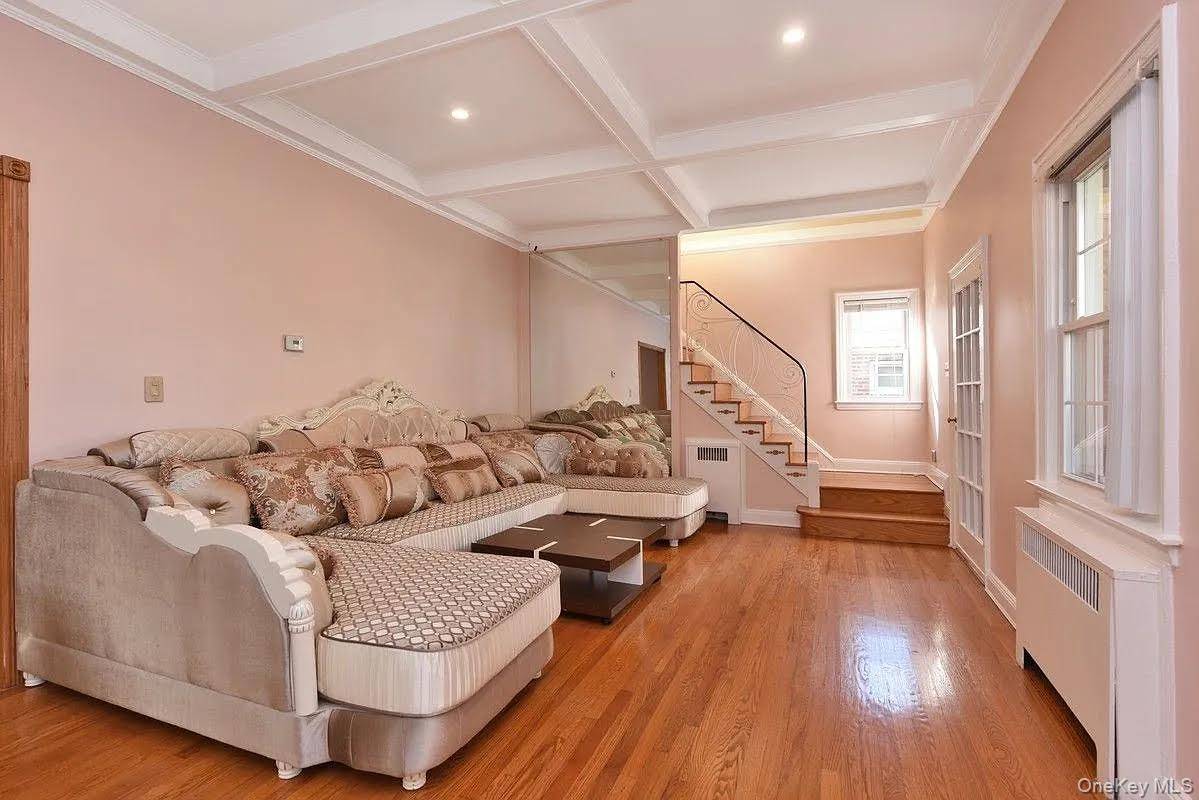 Forest Hills, NY 11375,108-30 67 AVE