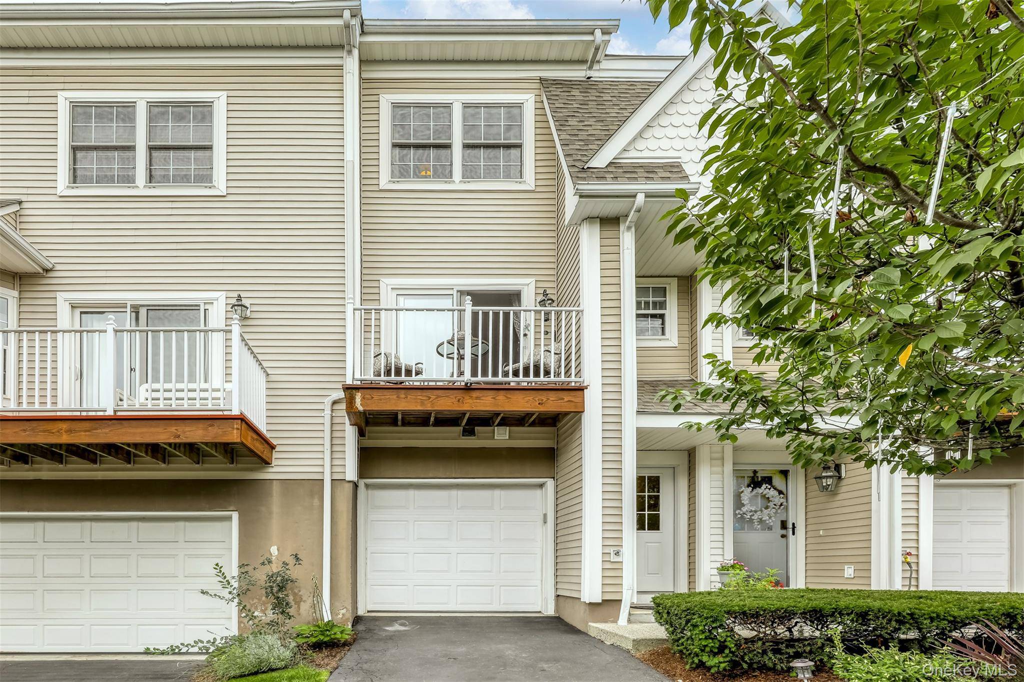 Pomona, NY 10970,20 Crystal Hill DR