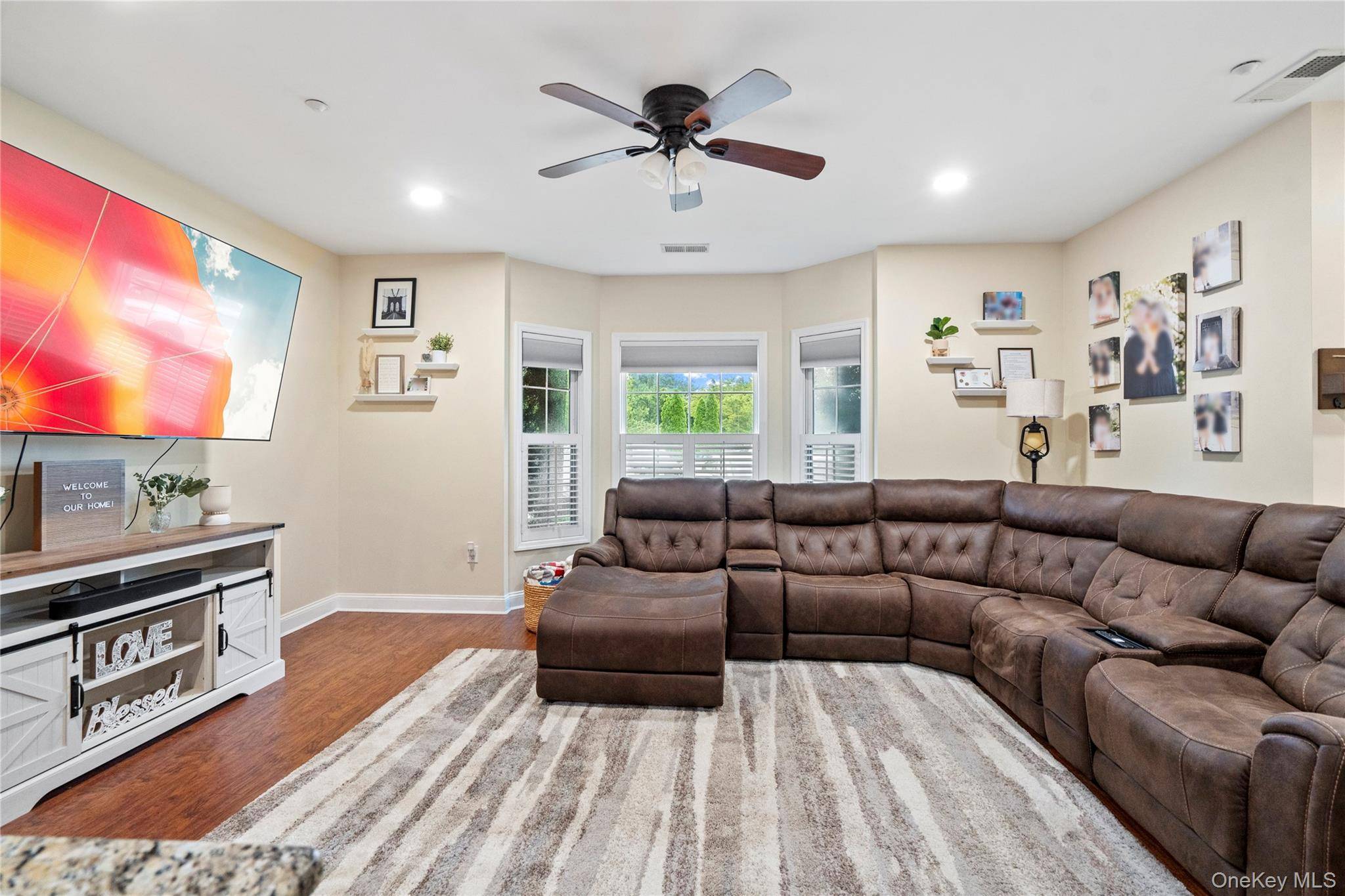Oakdale, NY 11769,303 OKeefe CT #303