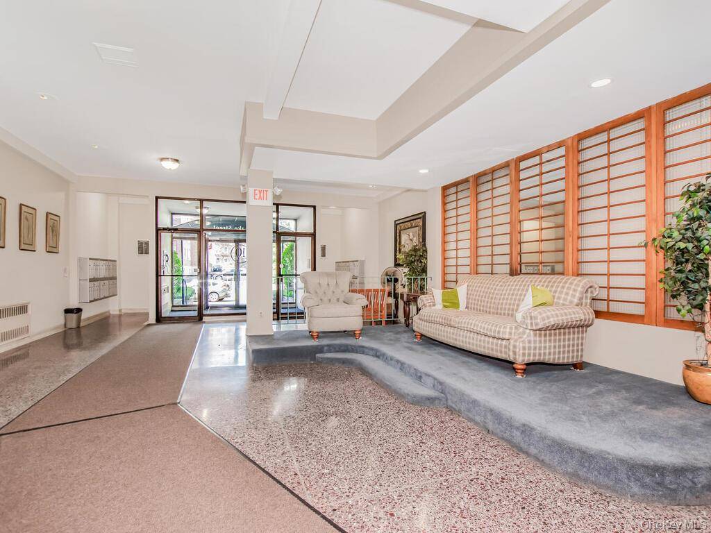 White Plains, NY 10603,10 Lake ST #2F