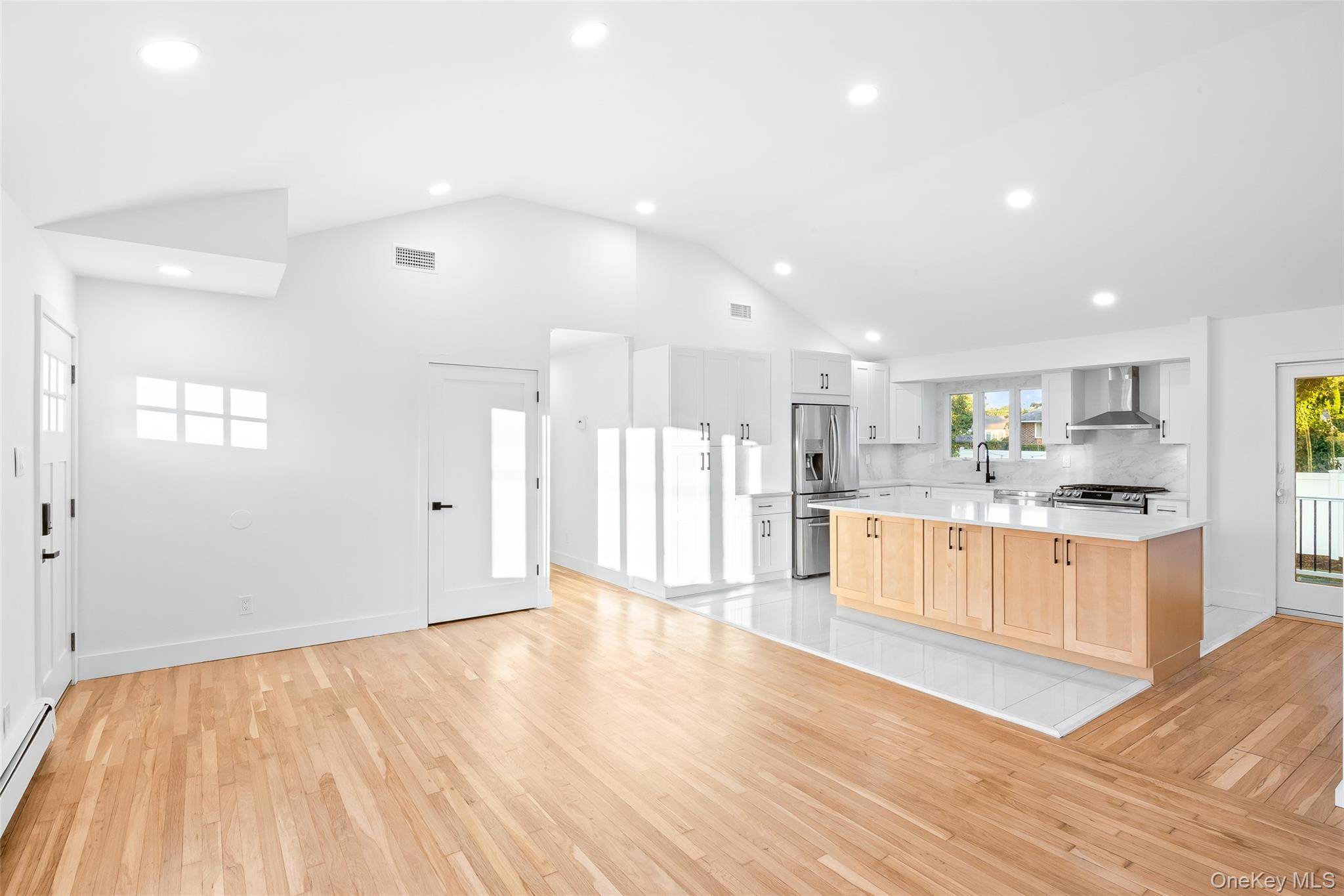 Farmingdale, NY 11735,24 Hazel AVE
