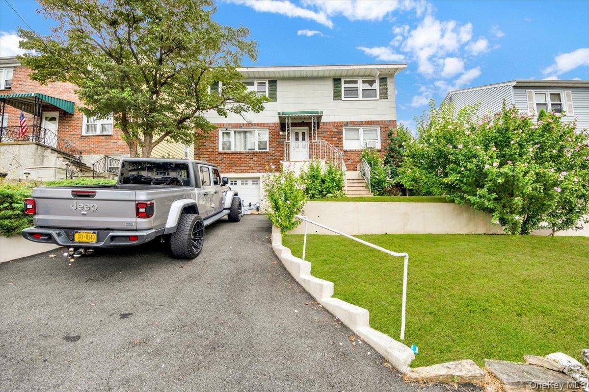 Yonkers, NY 10701,162 Bennett AVE