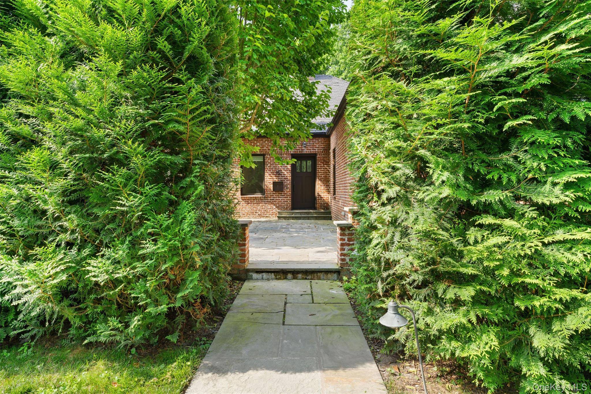 Irvington, NY 10533,15 Hudson RD