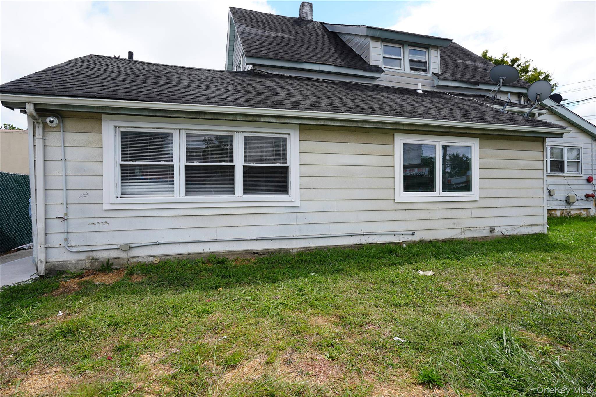 Roosevelt, NY 11575,488 Nassau RD #4