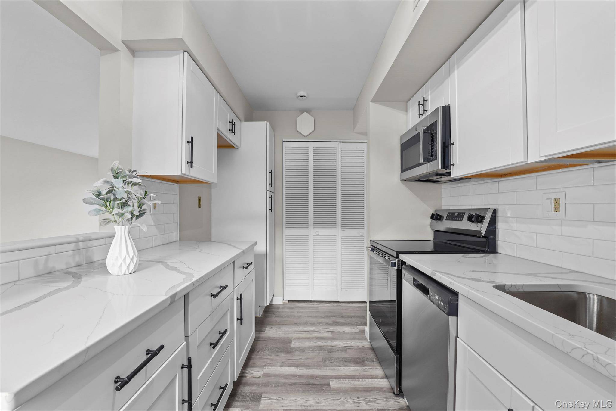 Bedford Hills, NY 10507,208 Harris RD #D4A