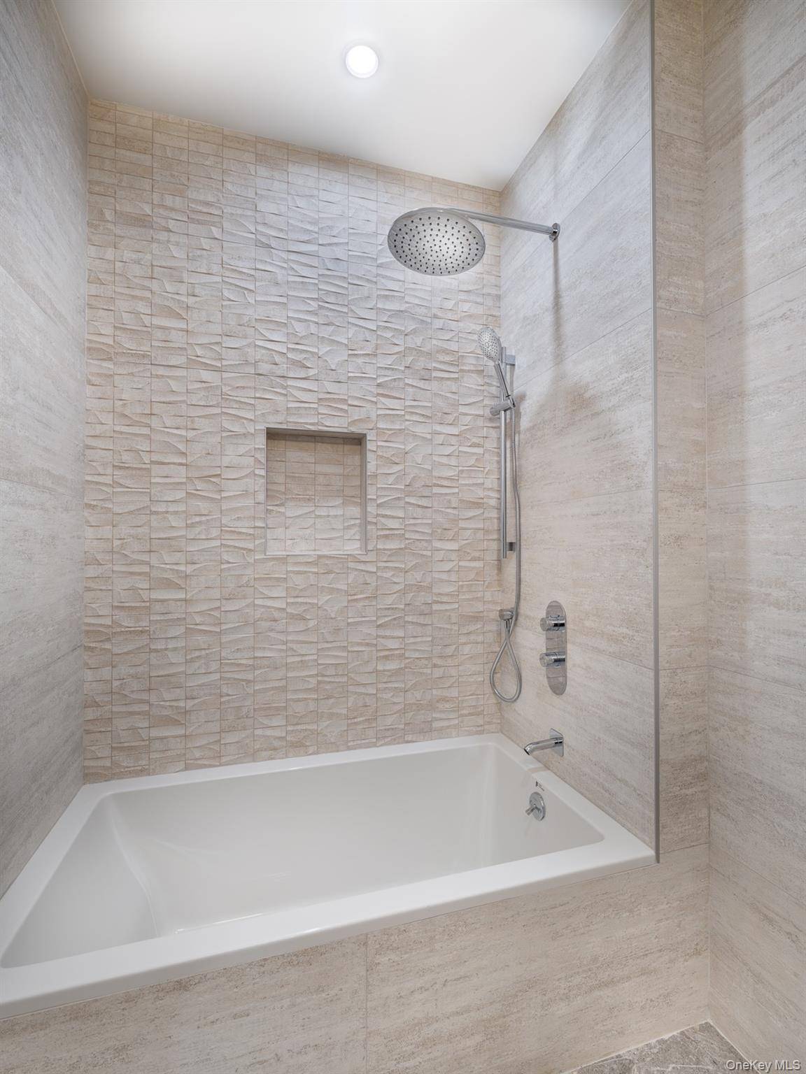 Astoria, NY 11105,21-31 Shore Blvd #1D