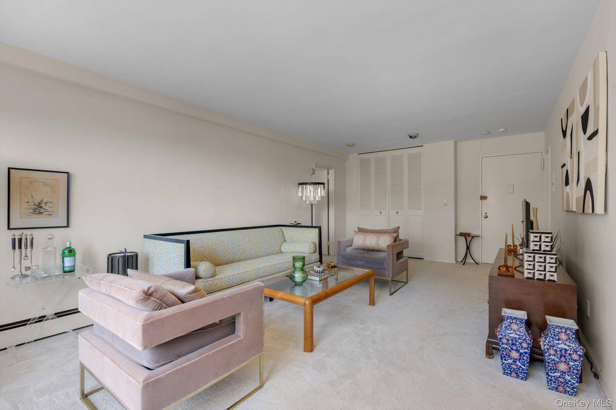 Great Neck, NY 11021,5 Schenck AVE #3K