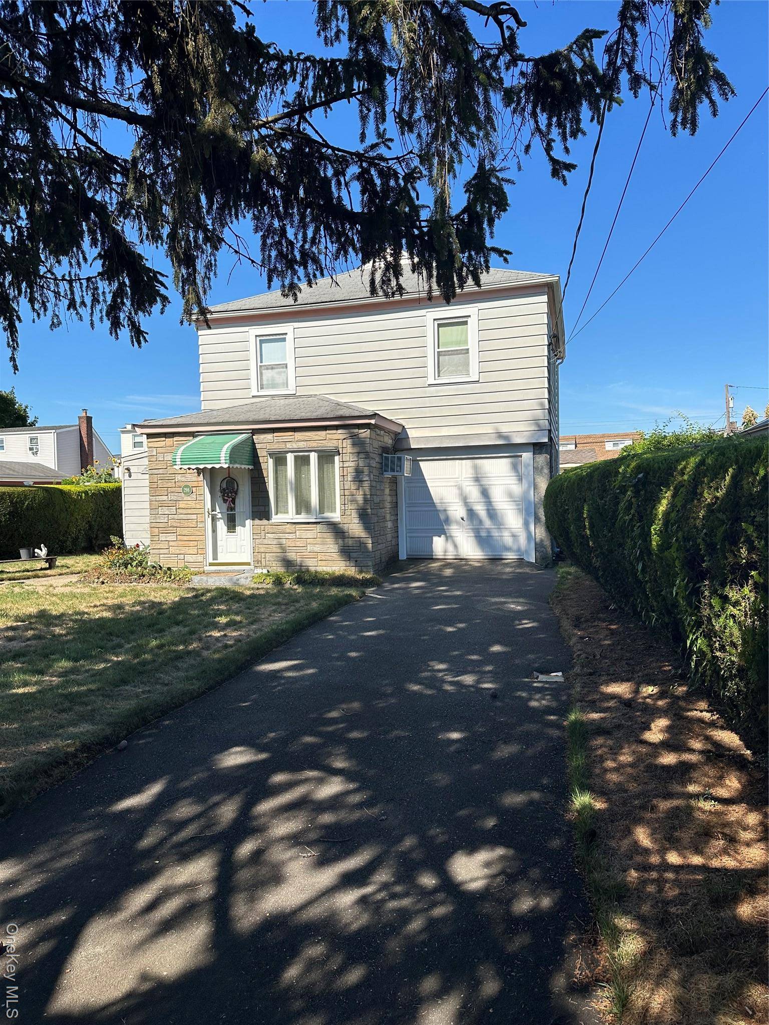 Franklin Square, NY 11010,298 Doris AVE