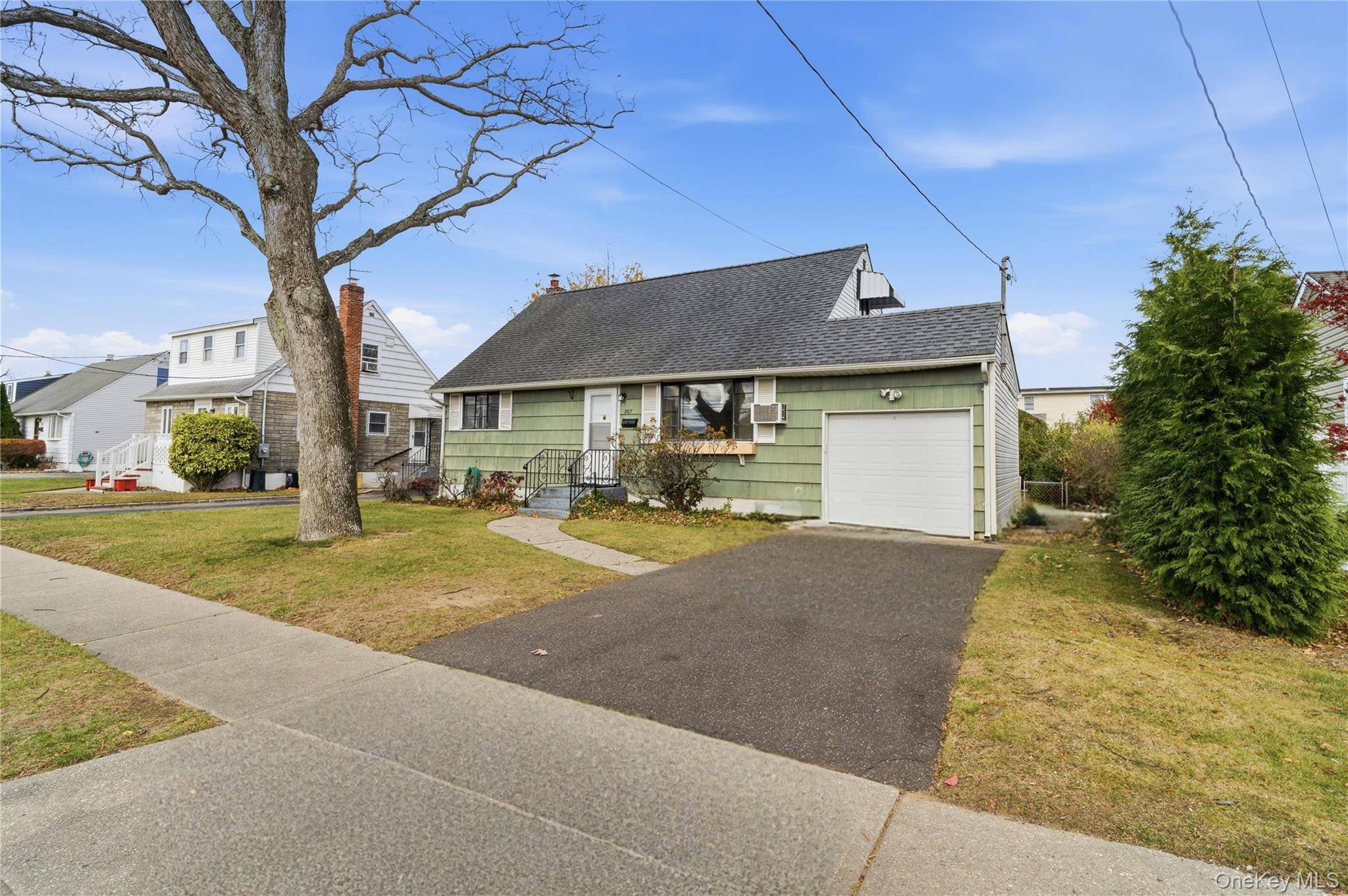 Massapequa, NY 11758,207 N Nassau AVE