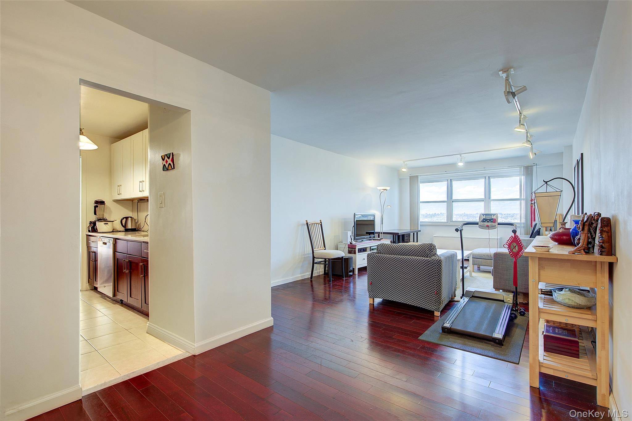 Forest Hills, NY 11375,66-36 Yellowstone BLVD #17H