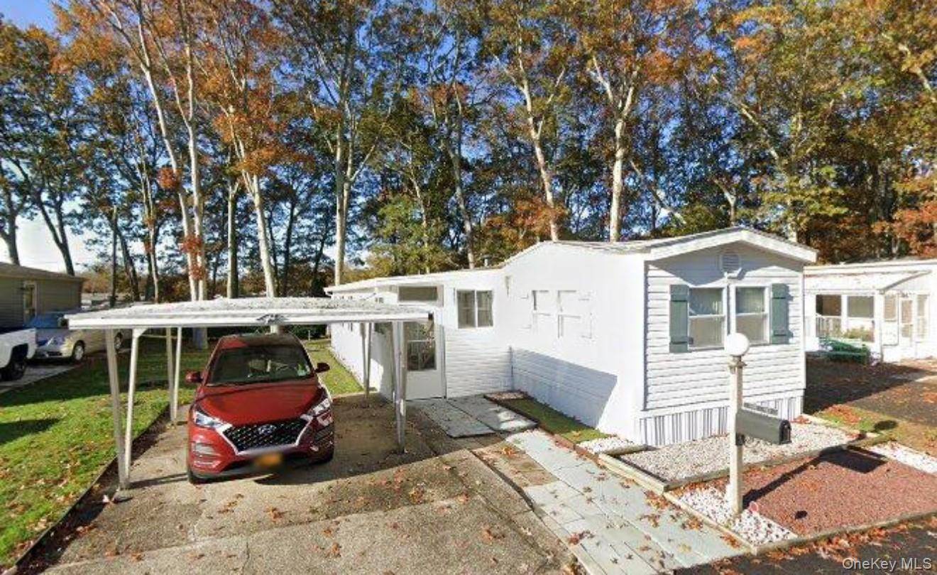 Riverhead, NY 11901,1661 Old Country RD #163