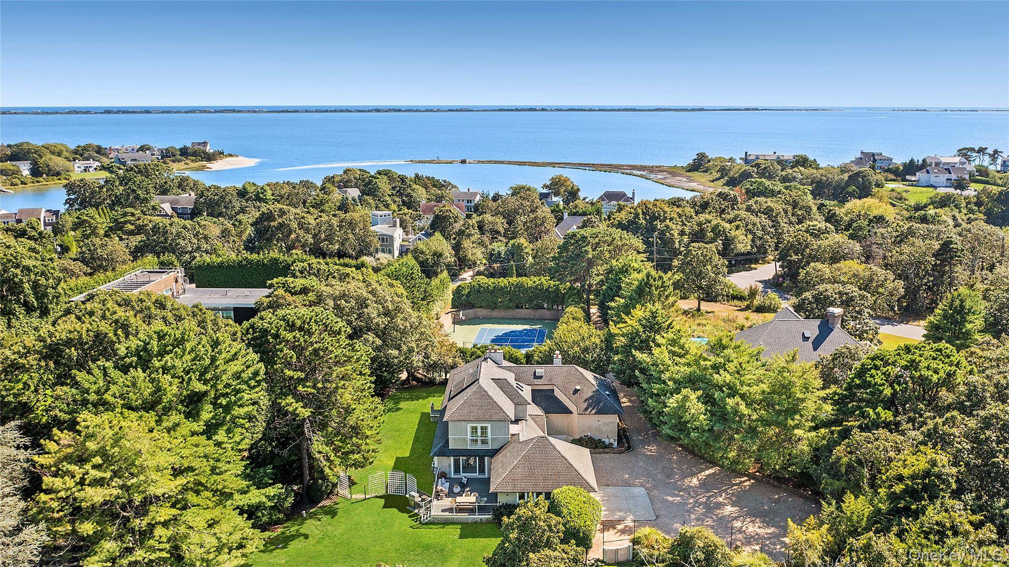 Southampton, NY 11968,141 Middle Pond RD