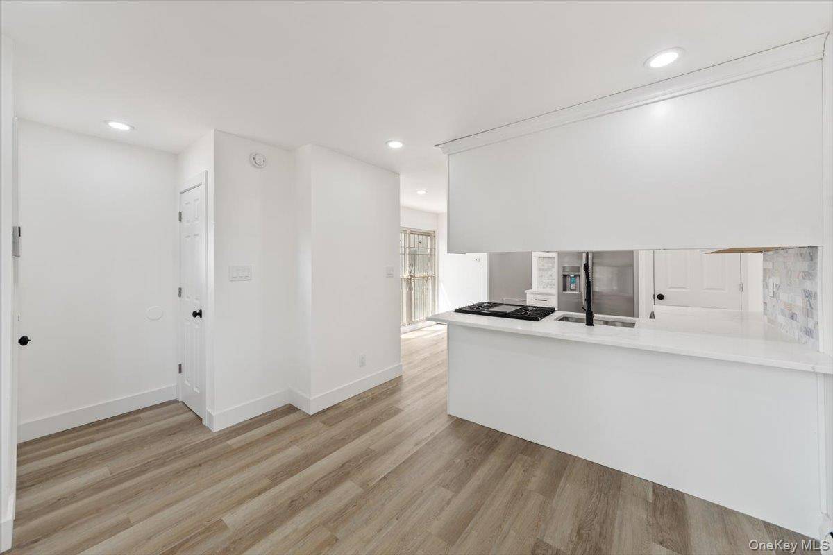 Rosedale, NY 11422,25311 147th RD