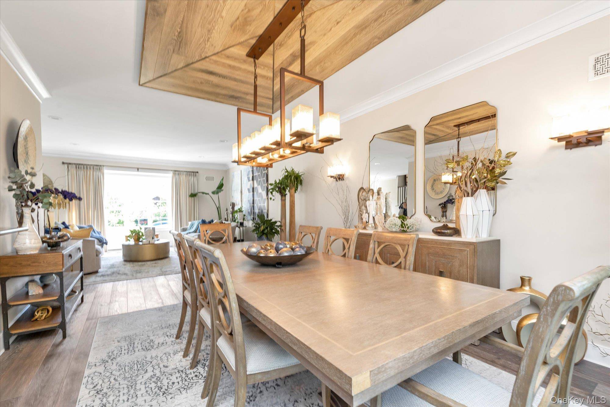 Westbury, NY 11590,639 Boelsen DR