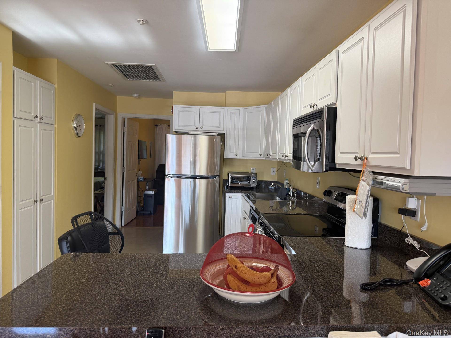 Valley Stream, NY 11580,203 Willow LN