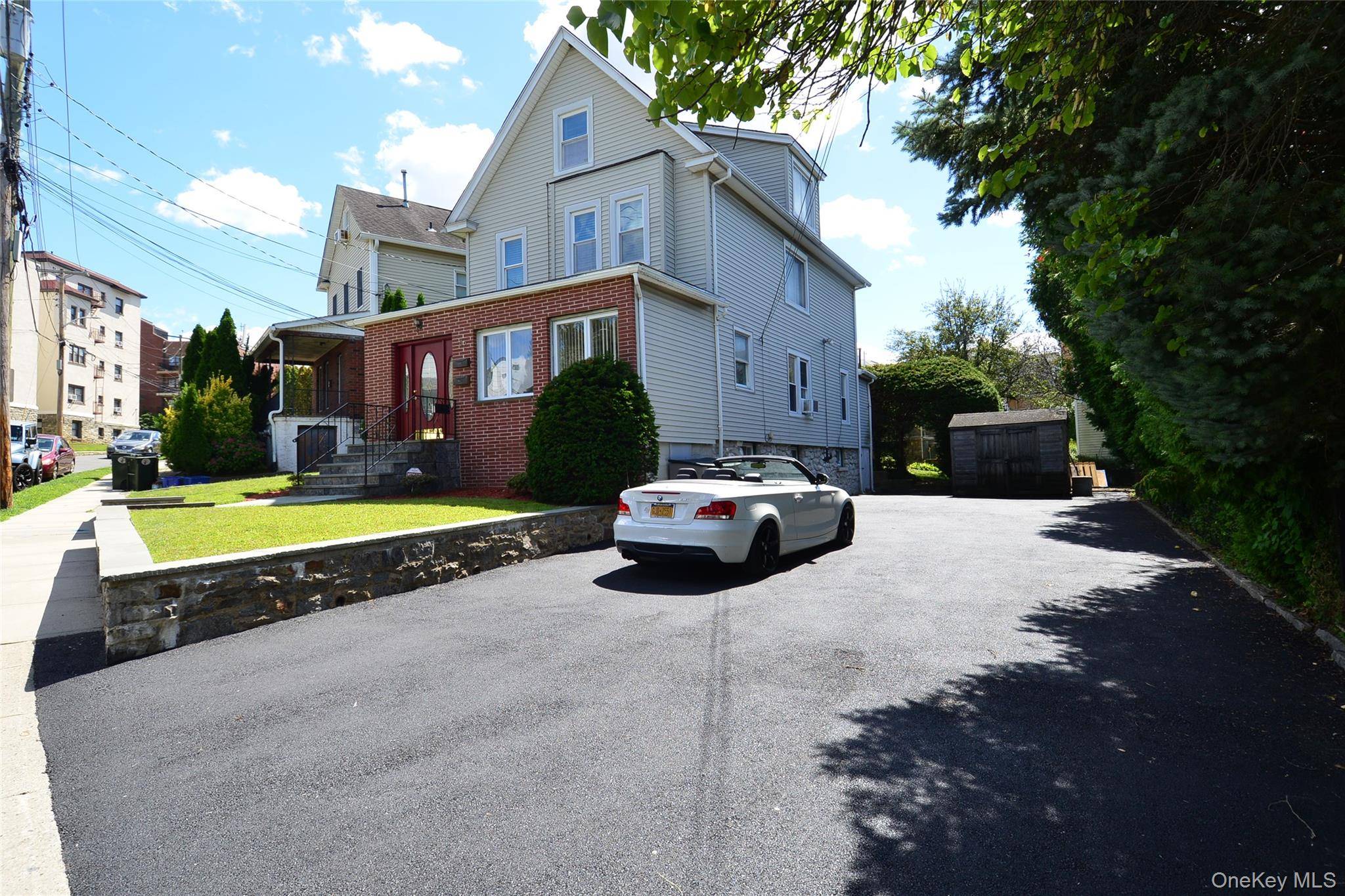 Eastchester, NY 10709,42 Glen RD