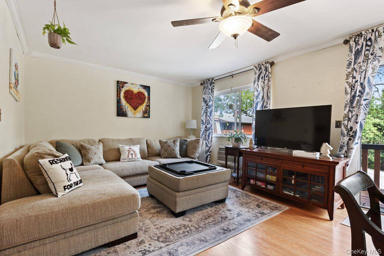 Montrose, NY 10548,56 Coachlight SQ #56