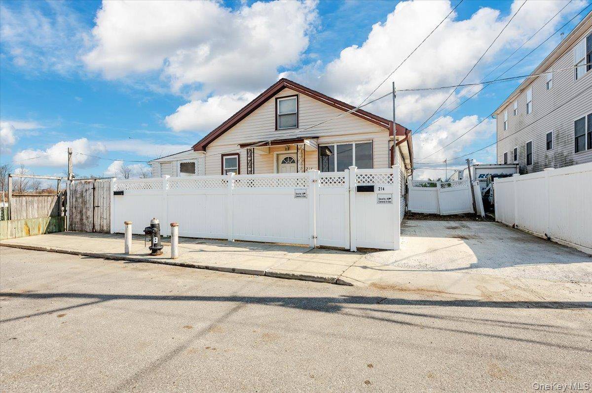 Far Rockaway, NY 11691,214 Beach 3rd ST