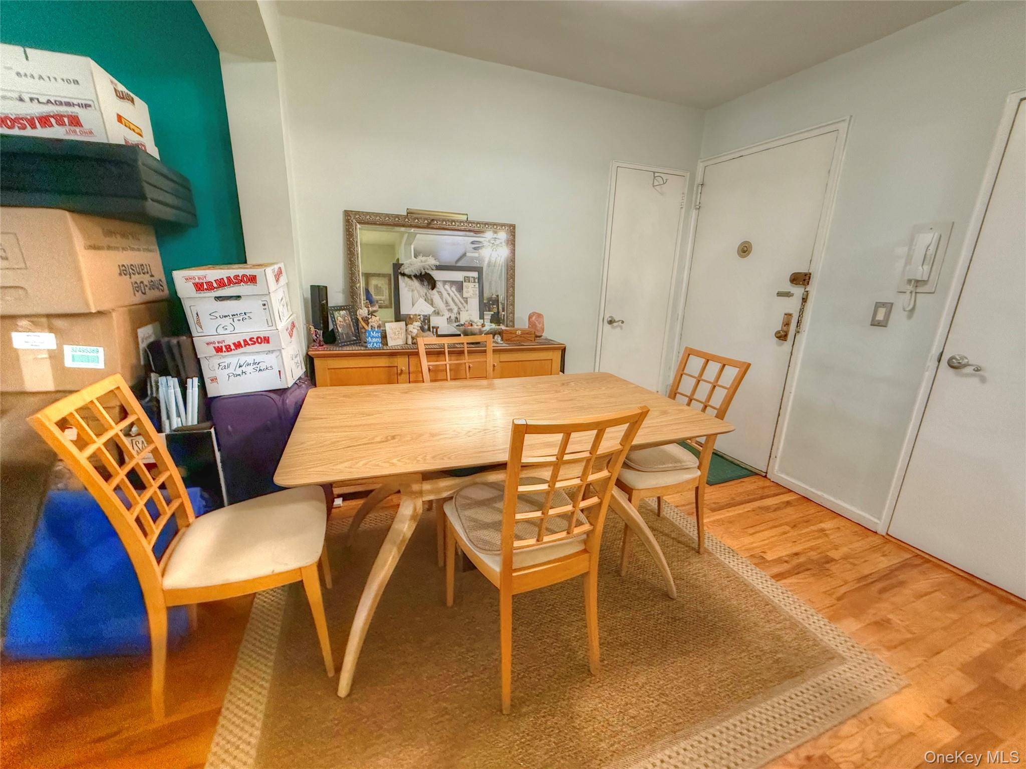 East Rockaway, NY 11518,16 Main ST #2-Q