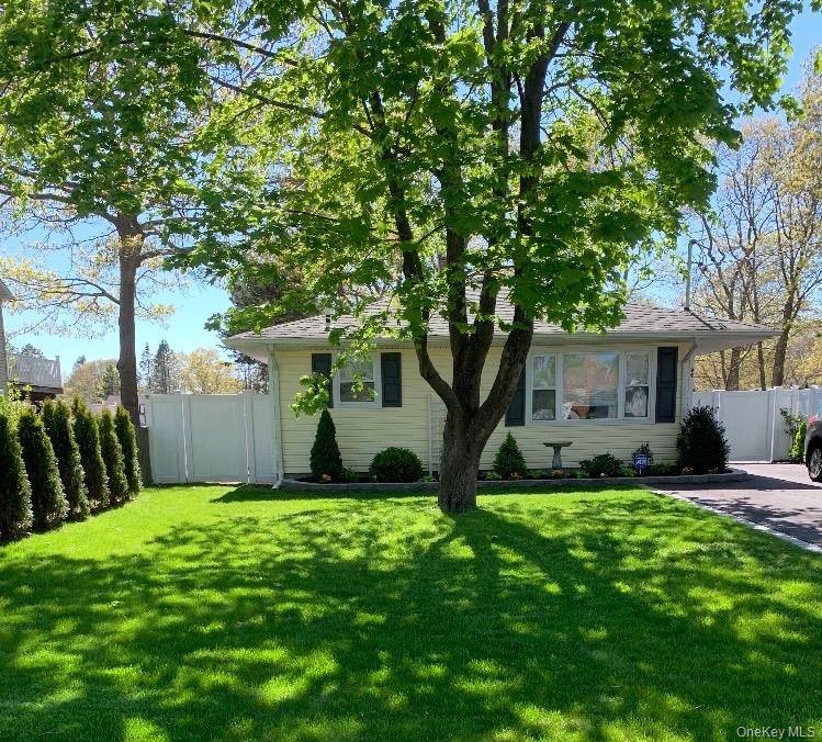 Shirley, NY 11967,99 Forrest AVE