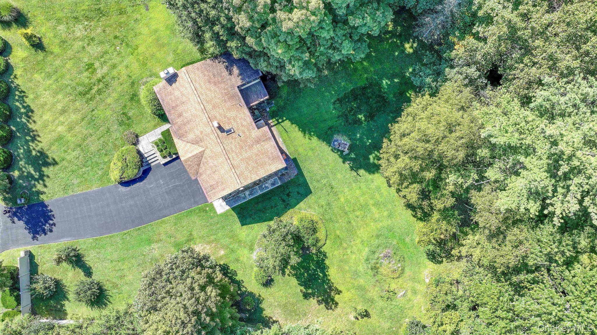 Hyde Park, NY 12538,2 Myers LN