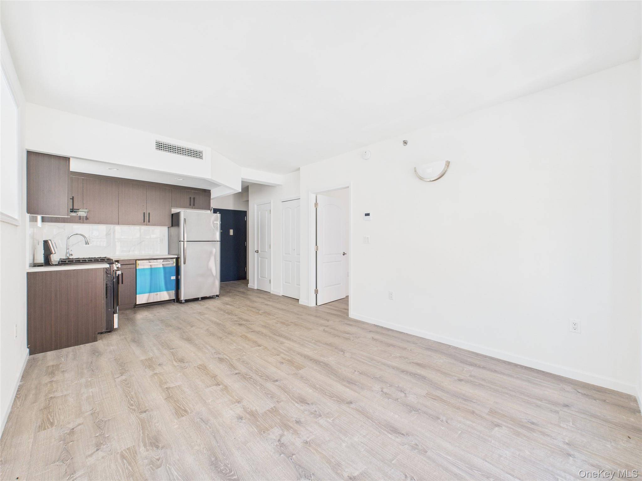 Rego Park, NY 11374,97-30 64th AVE #2A