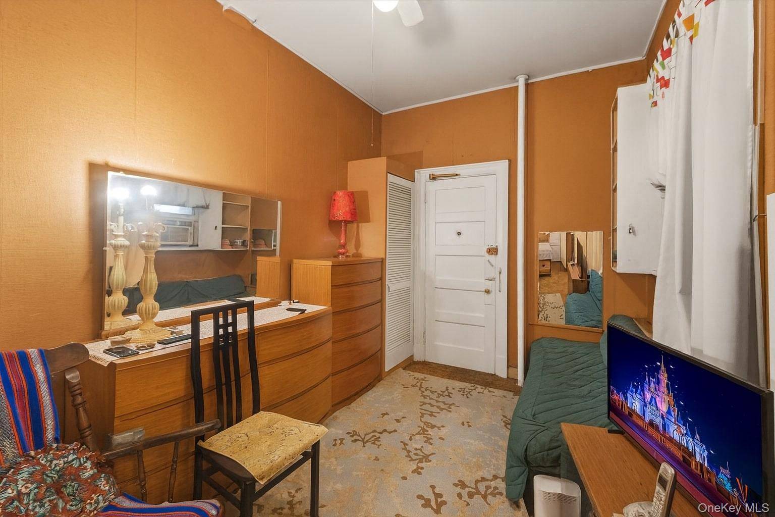 Yonkers, NY 10705,92 Hamilton AVE #2A