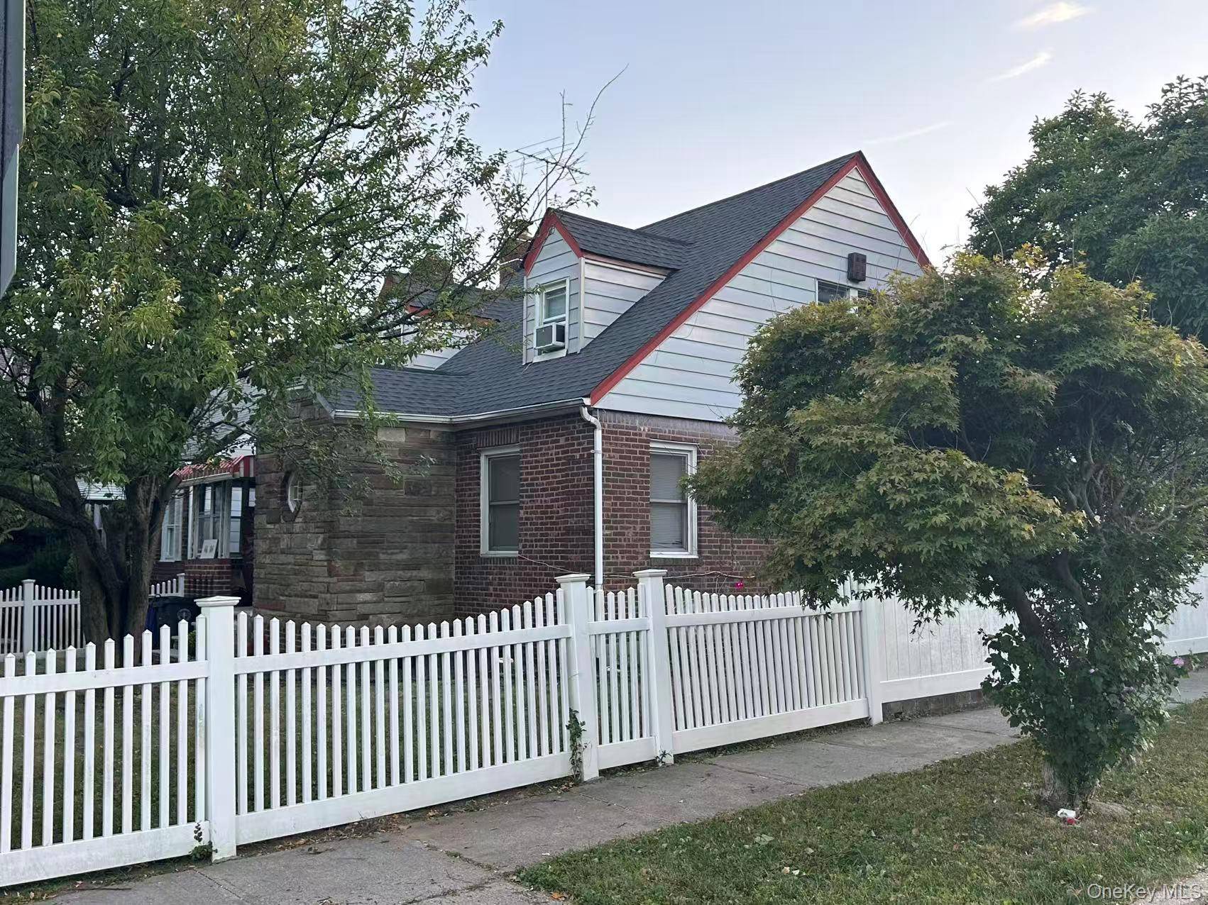 Flushing, NY 11358,4604 195th ST