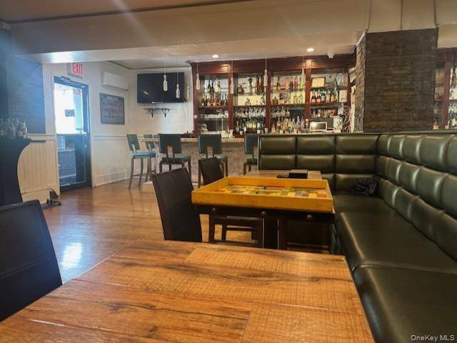 Saint Albans, NY 11412,194-01 Linden Blvd