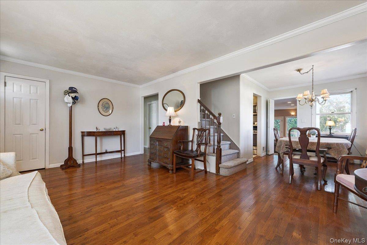 Seaford, NY 11783,3980 Kingsberry RD