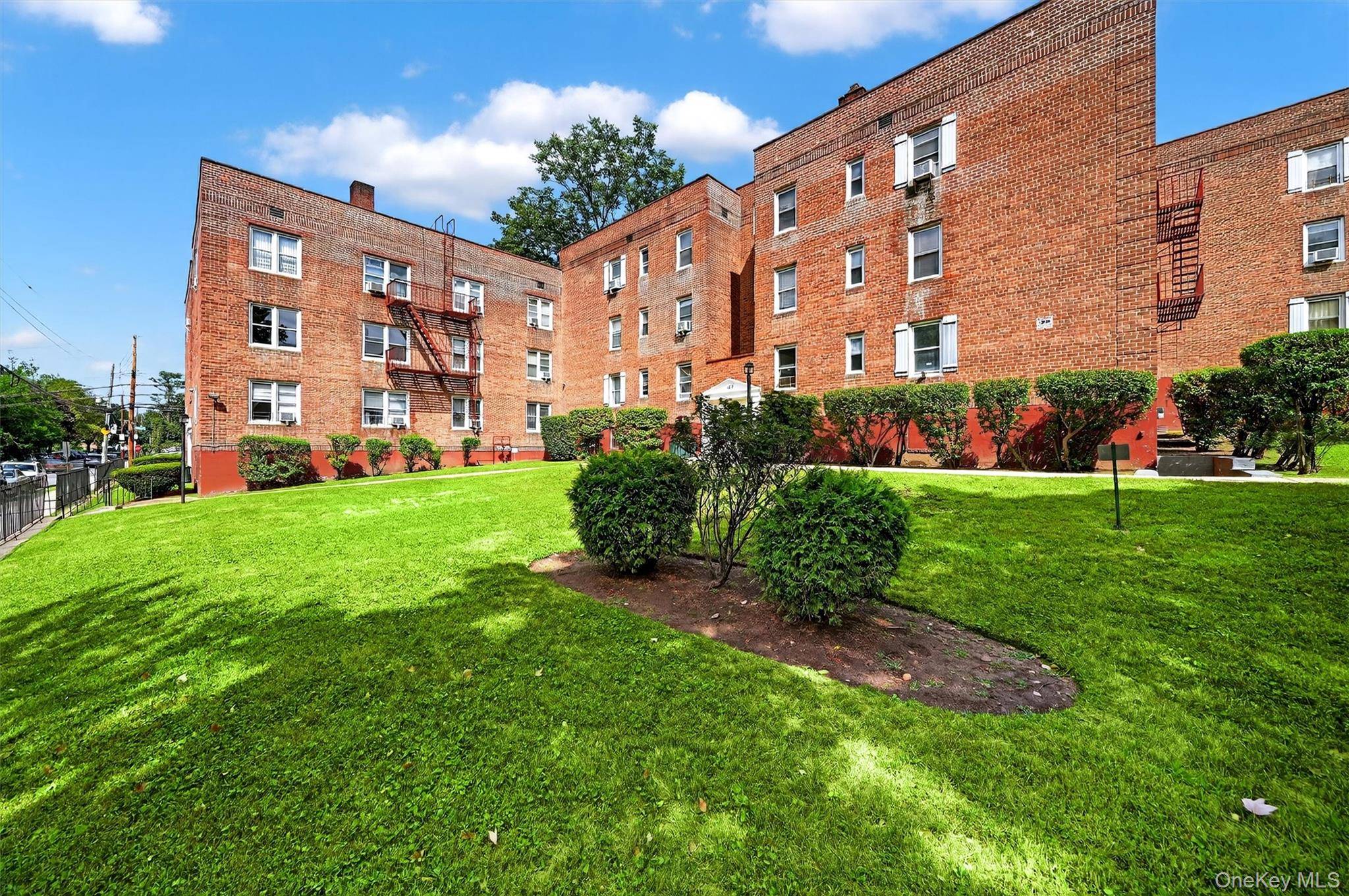 Yonkers, NY 10701,160 Ravine AVE #1D