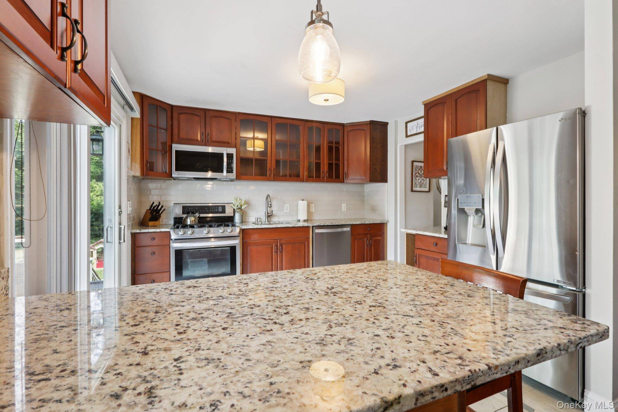 Valley Cottage, NY 10989,961 Tilton RD