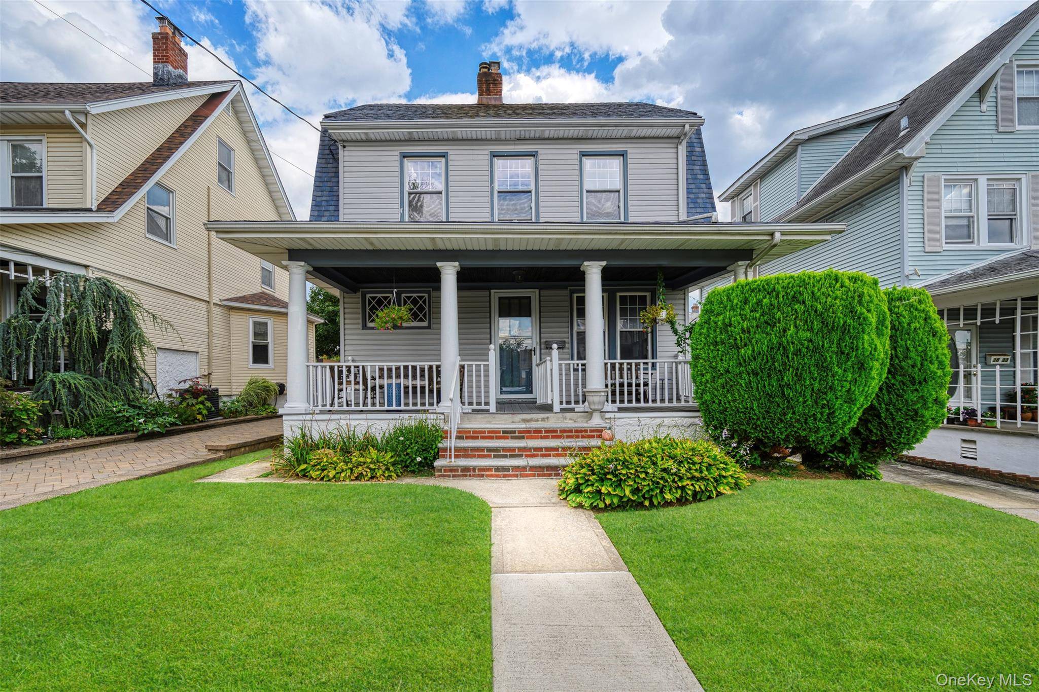 Bayside, NY 11361,38-29 216th ST