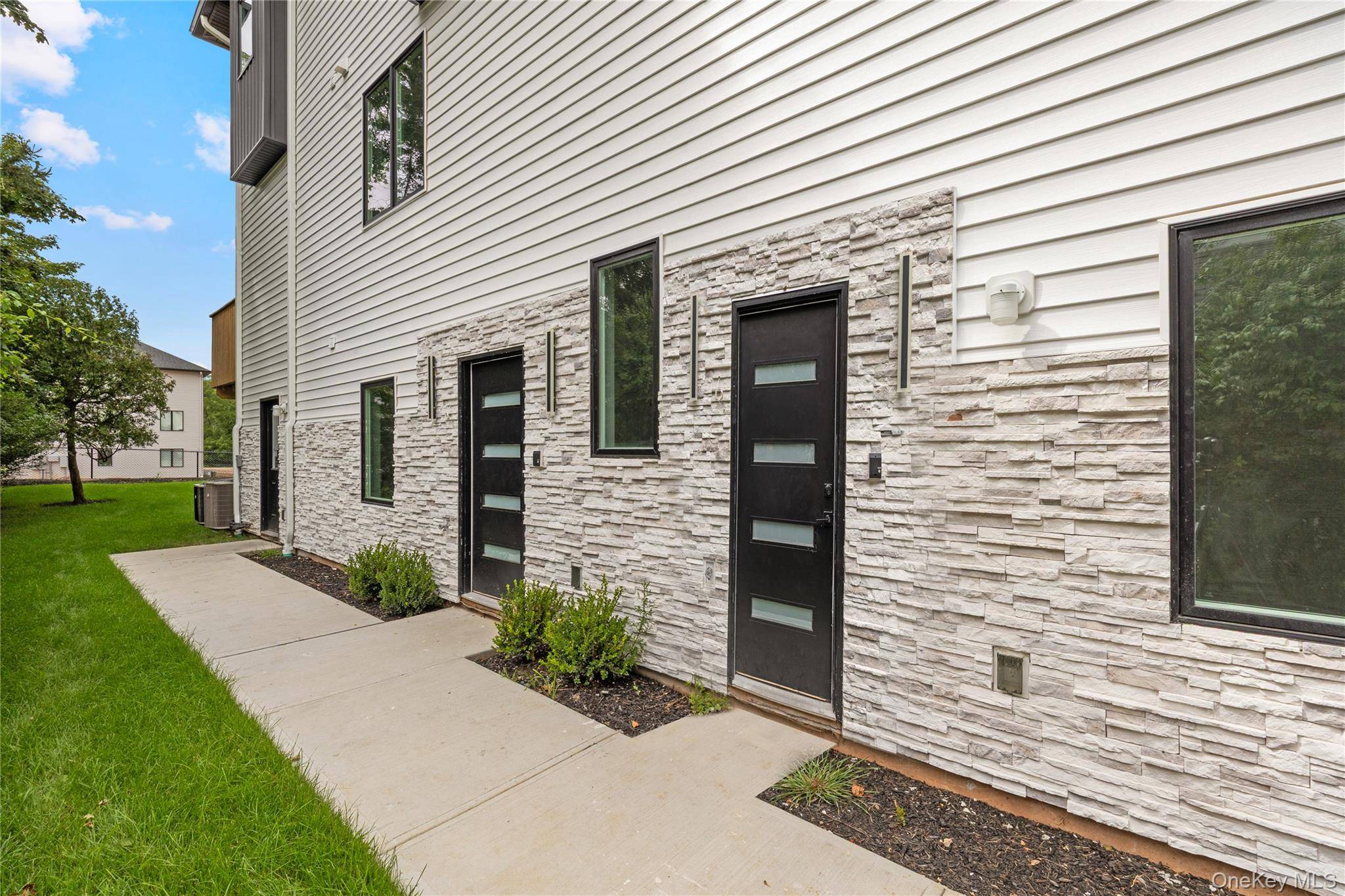 Spring Valley, NY 10977,115 S Madison AVE #211