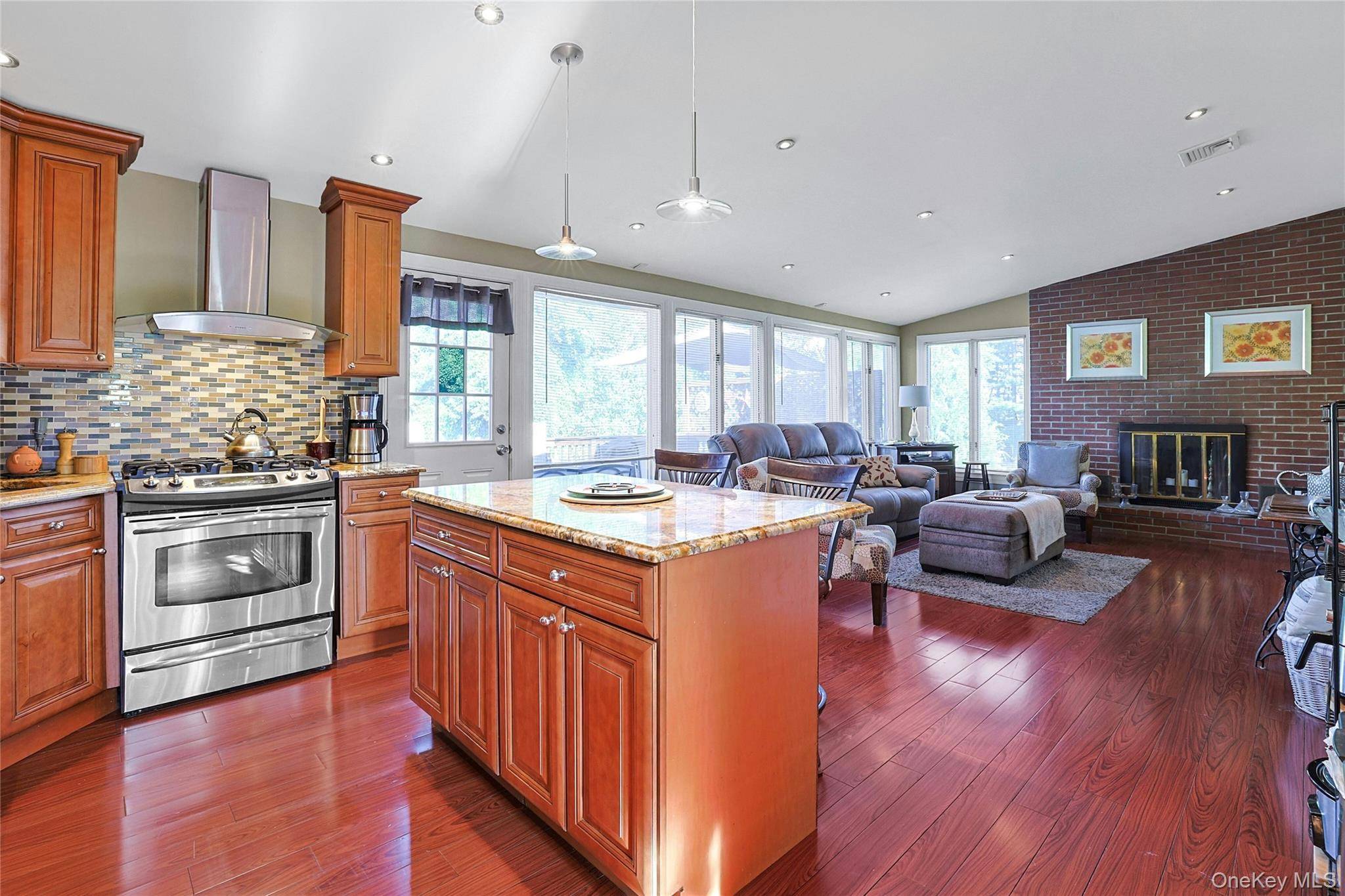 Yorktown Heights, NY 10598,1795 Morningview DR