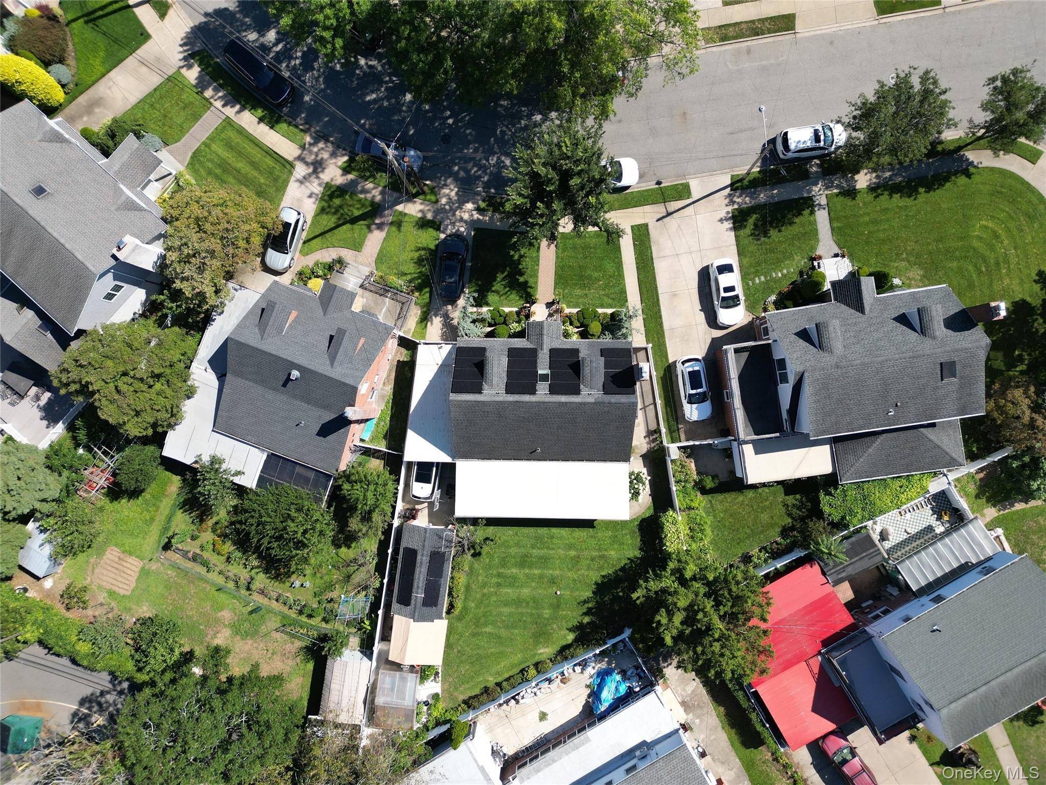 New Hyde Park, NY 11040,14 Plymouth ST