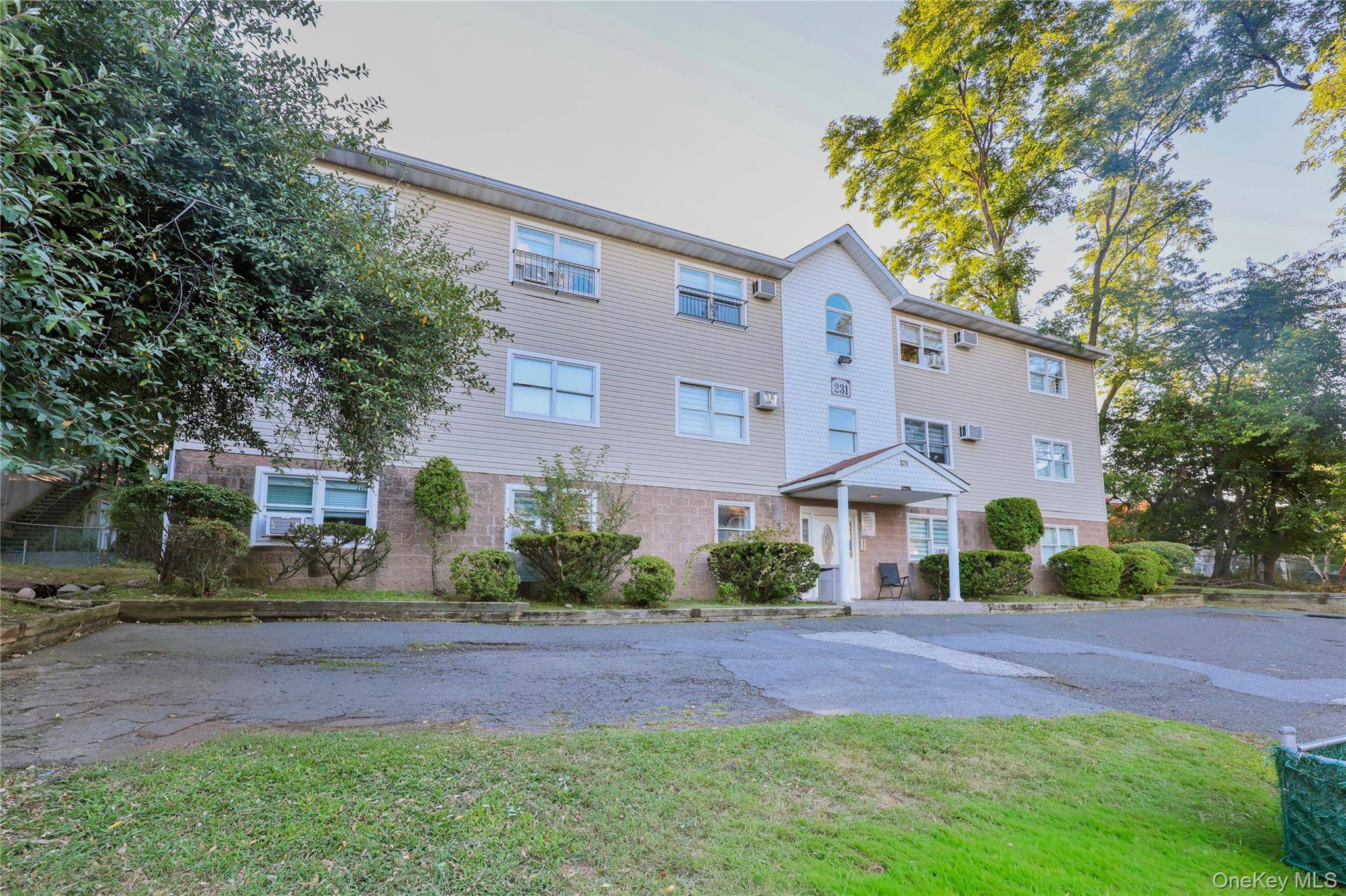 Monsey, NY 10952,231 Blauvelt RD