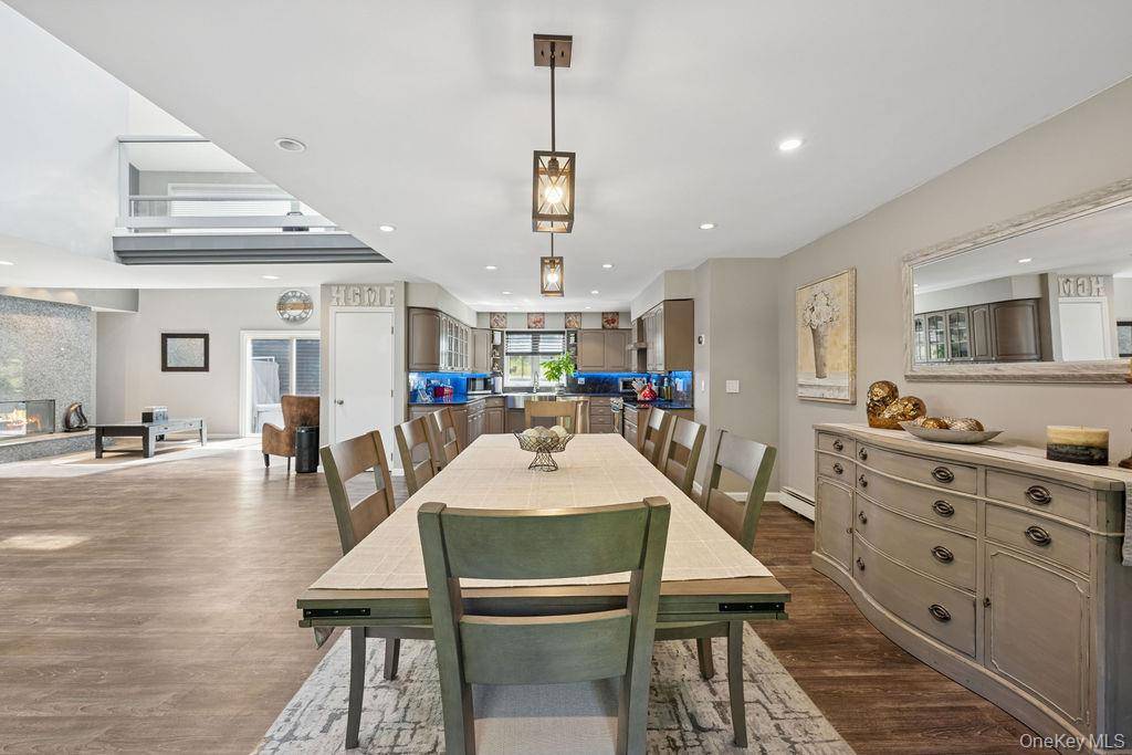 Smithtown, NY 11787,30 Lone Oak PATH