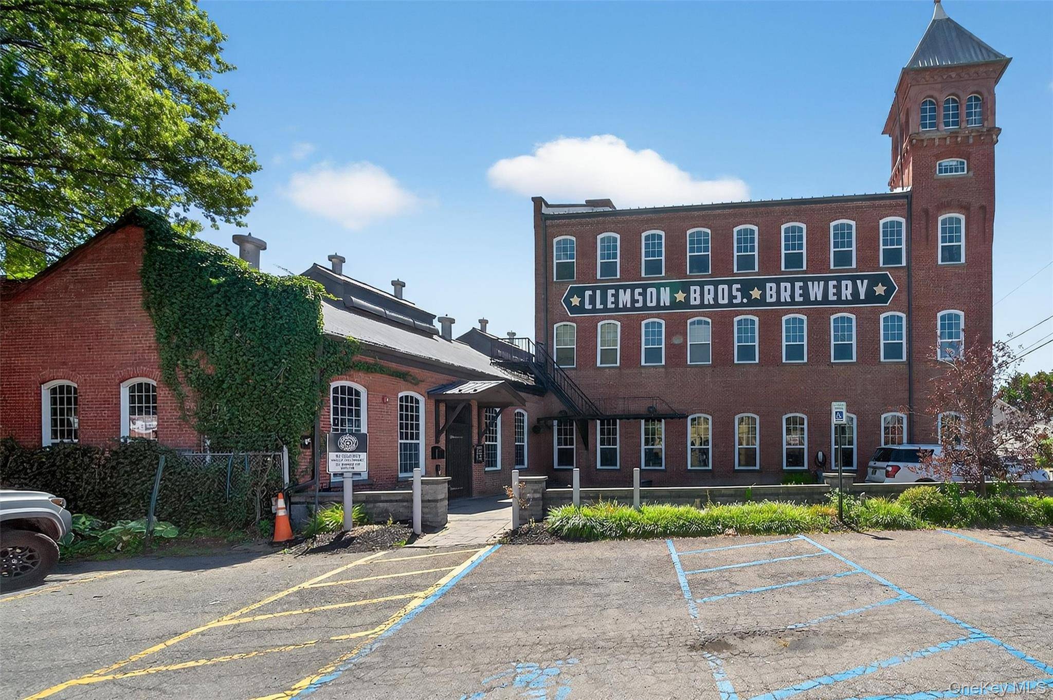 Middletown, NY 10940,22 Cottage ST