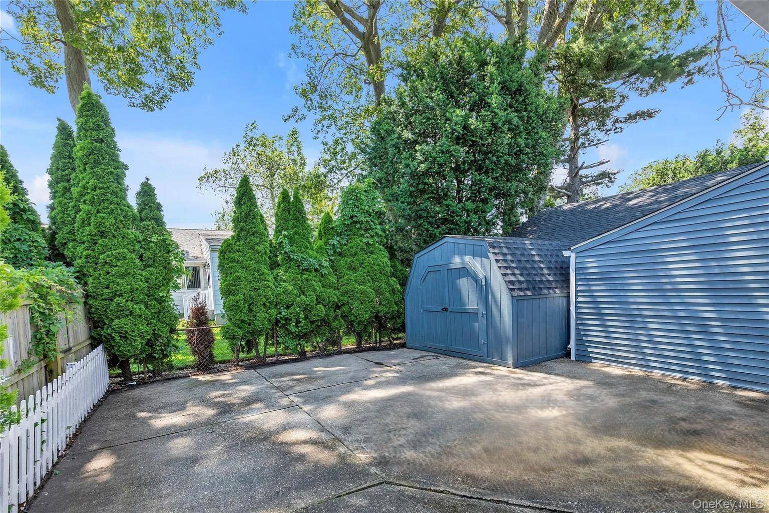 North Bellmore, NY 11710,123 Mitchell ST