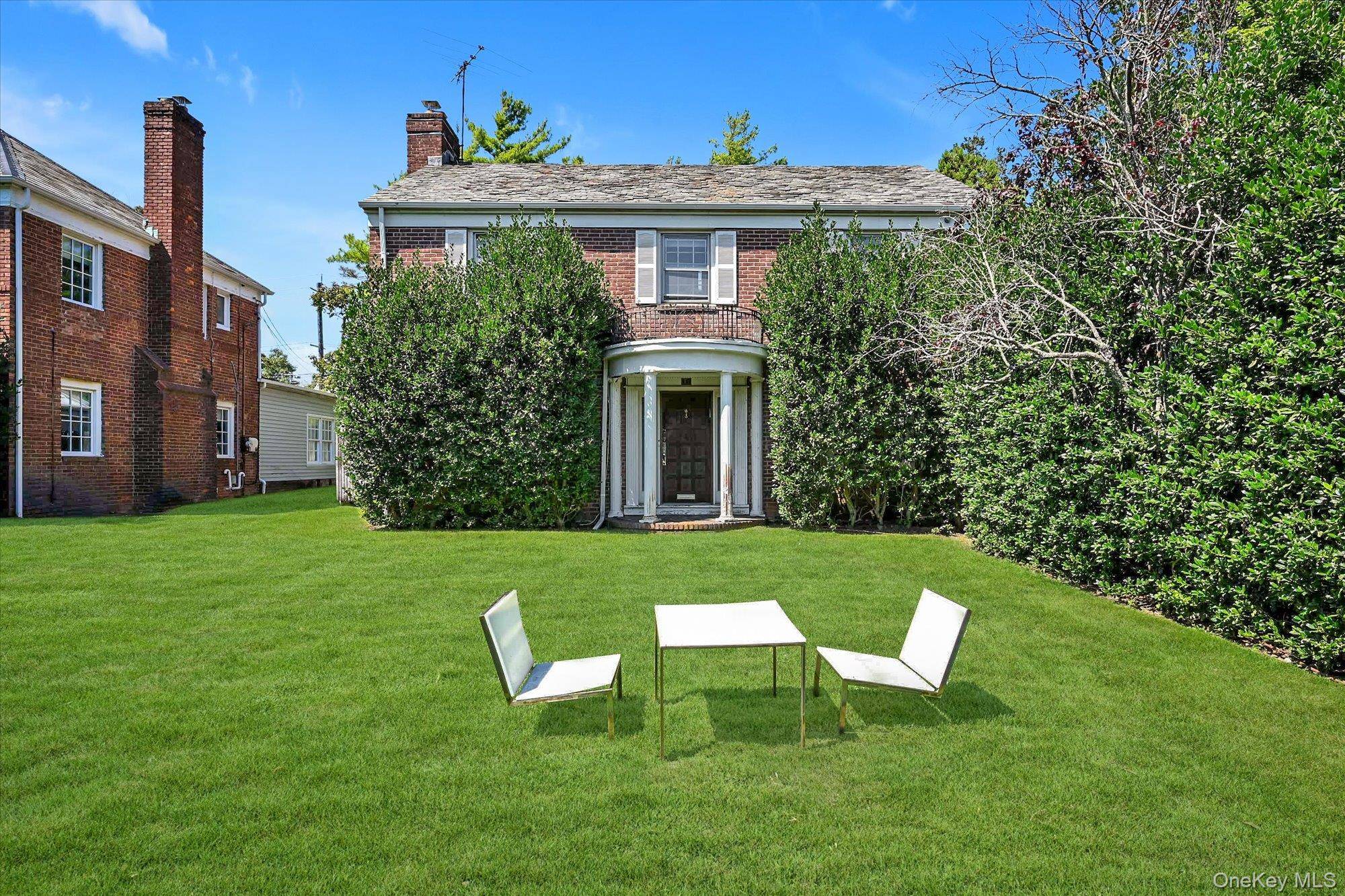 Lawrence, NY 11559,30 Beechwood DR