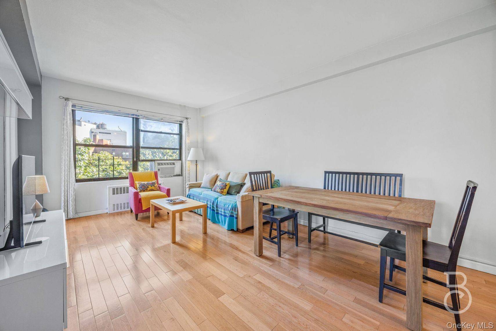 Rego Park, NY 11374,99-52 66th RD #5D