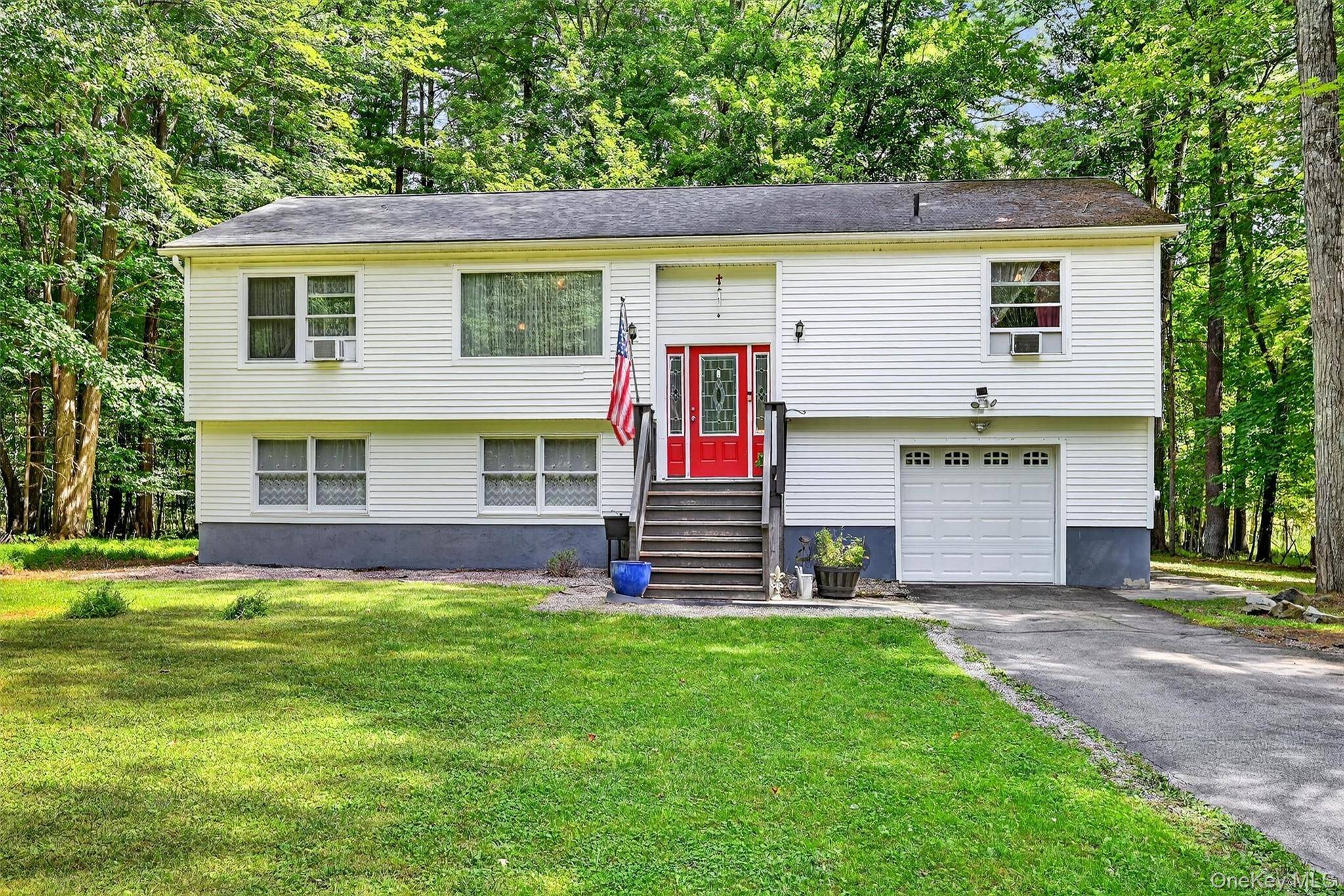 Middletown, NY 10941,6 Tice LN