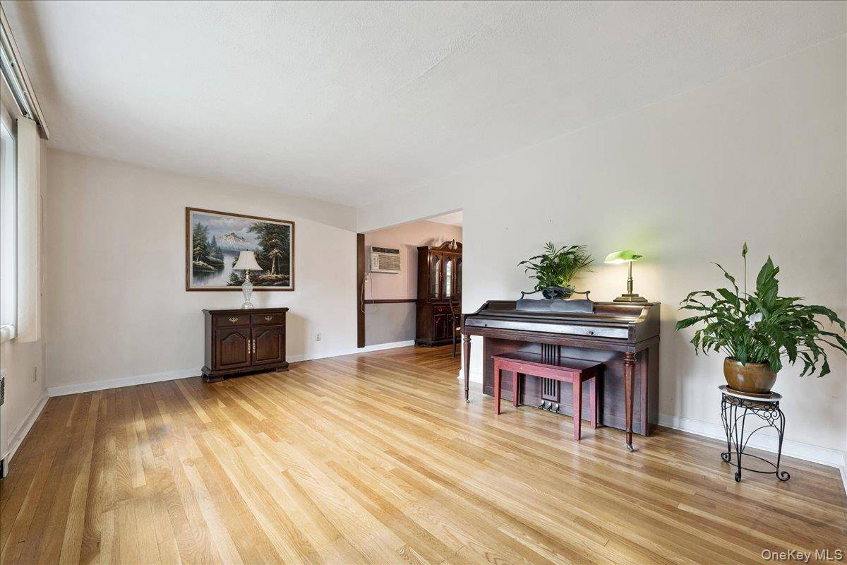 New Hyde Park, NY 11040,107 Atlantic AVE