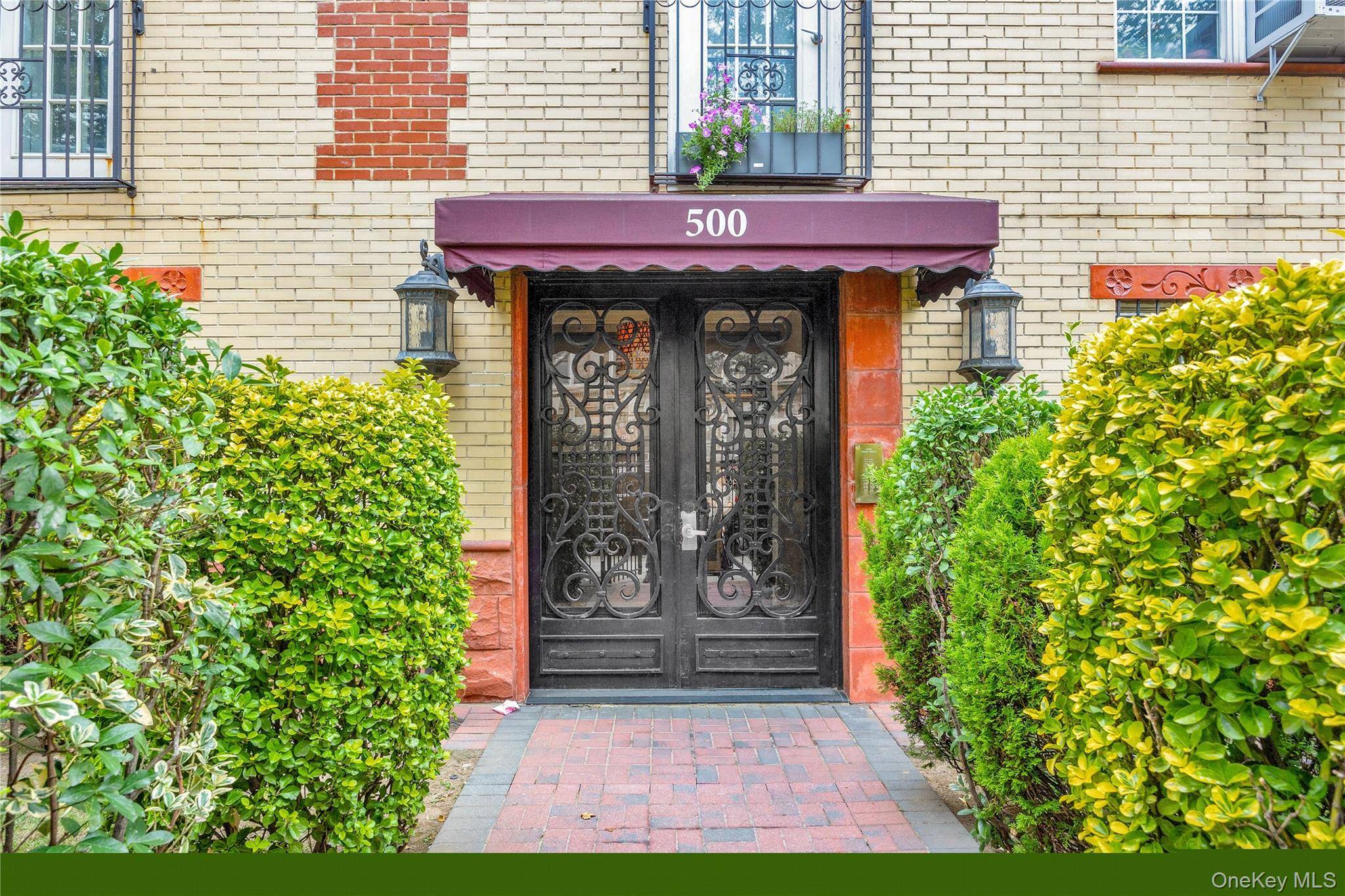 Brooklyn, NY 11238,500 Grand AVE #5B